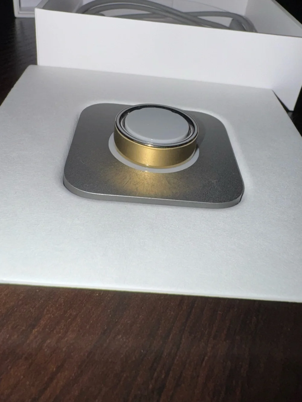 Oura Ring 4 — Gold Size 10 Like New
